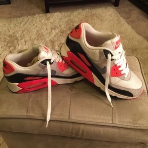 NIKE AIRMAX 90 Size 6 youth= Size 7.5 womens